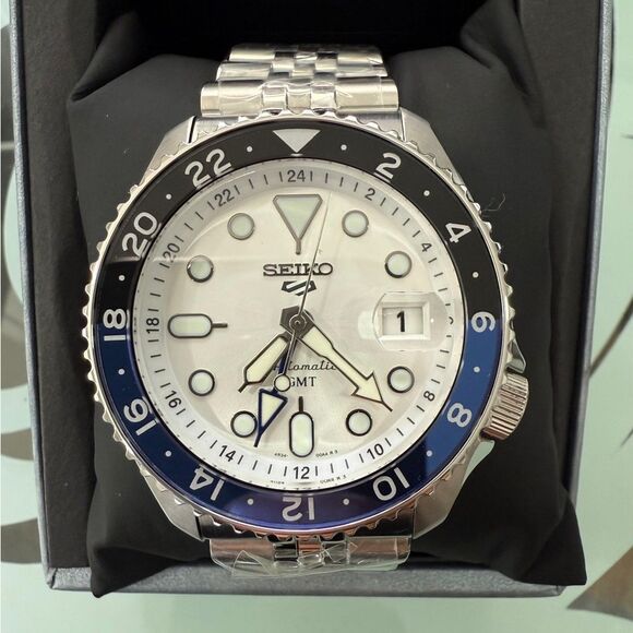 NIB Seiko Black and Blue Dial GMT Watch - Picture 3 of 5